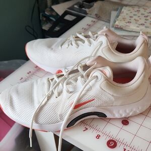 Nike White and Red Sneakers